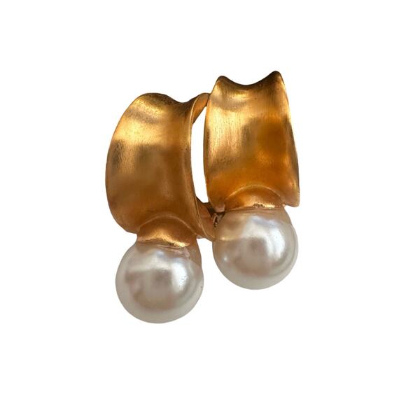 Anne Klein Jewelry - Vtg Anne Klein AK Rare Find Half Hoop Gold Tone Pearl Clip On Earrings Elegant